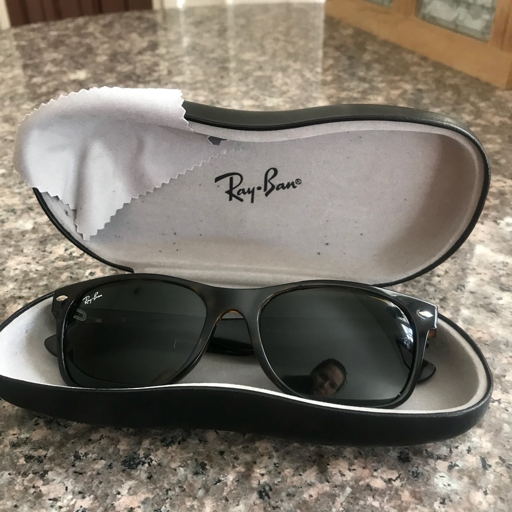 Brand new (worn twice) Ray Ban Wafarer glasses.
